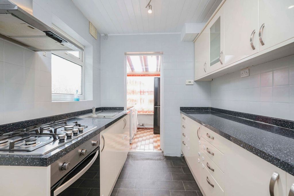 Property photo 2 of 12 Pbox-Img.Jpg