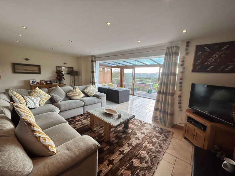 Property photo 3 of 42 Photo 18