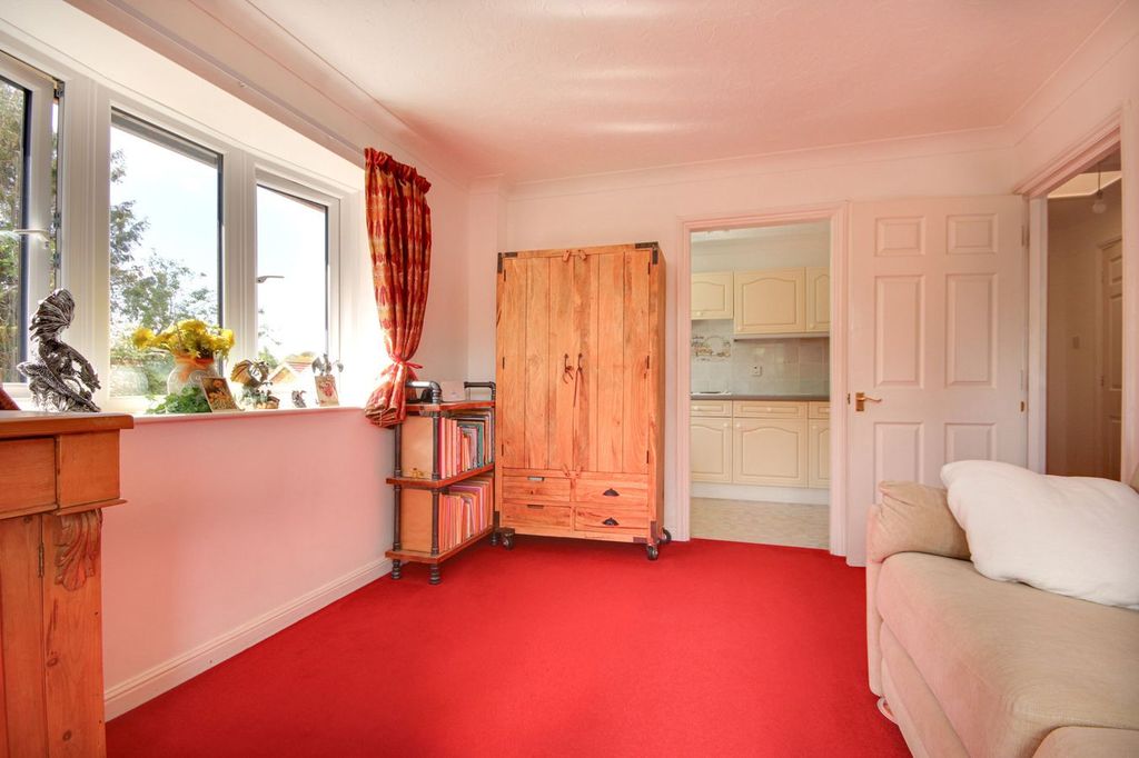 Property photo 3 of 11