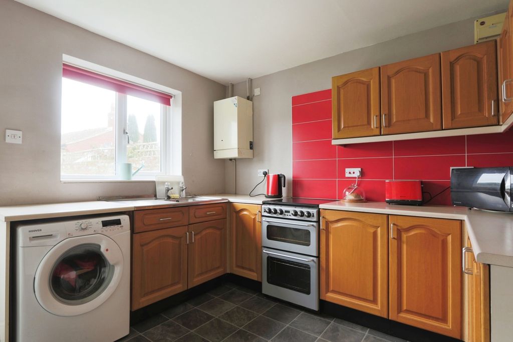 Property photo 2 of 14 3943224