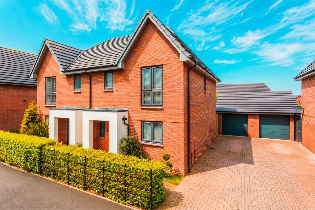 Property photo 1 of 33 5148861