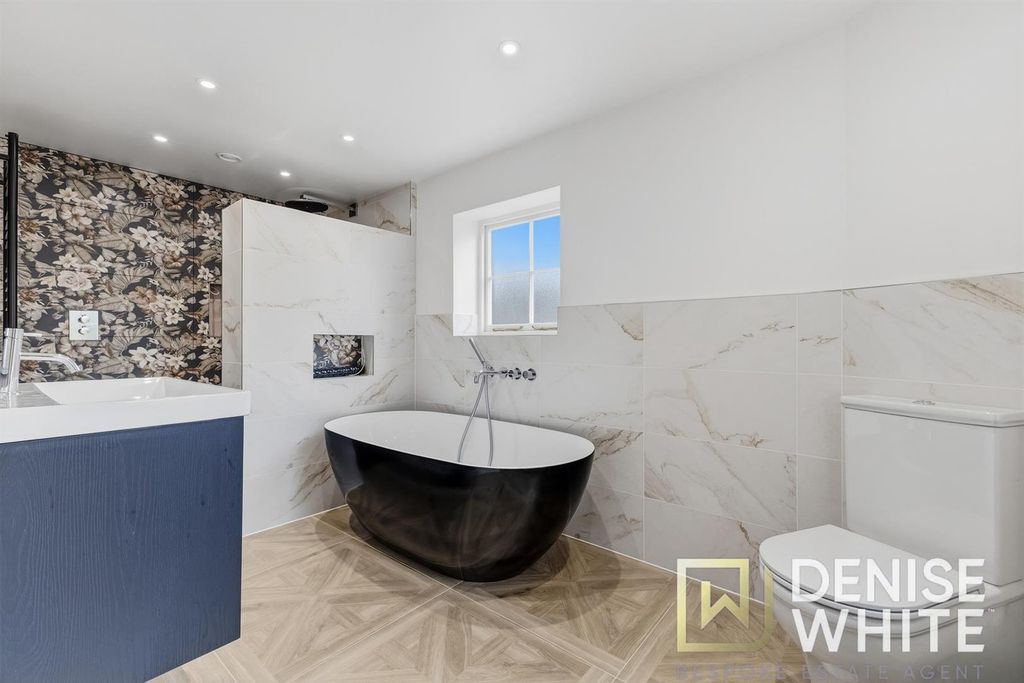 Property photo 3 of 43 Bathroom