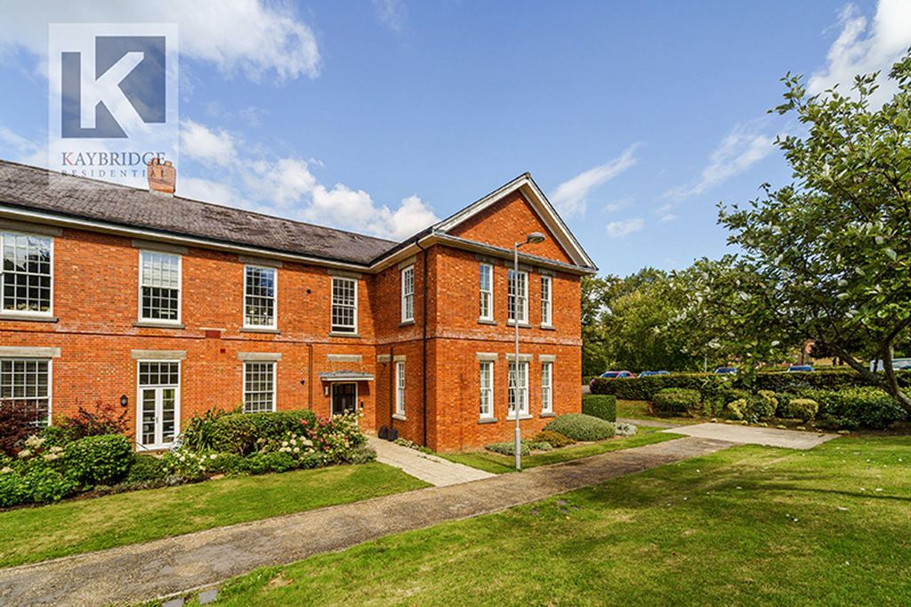 Property photo 1 of 15 Darwin Court, Sherwood Way, Epsom