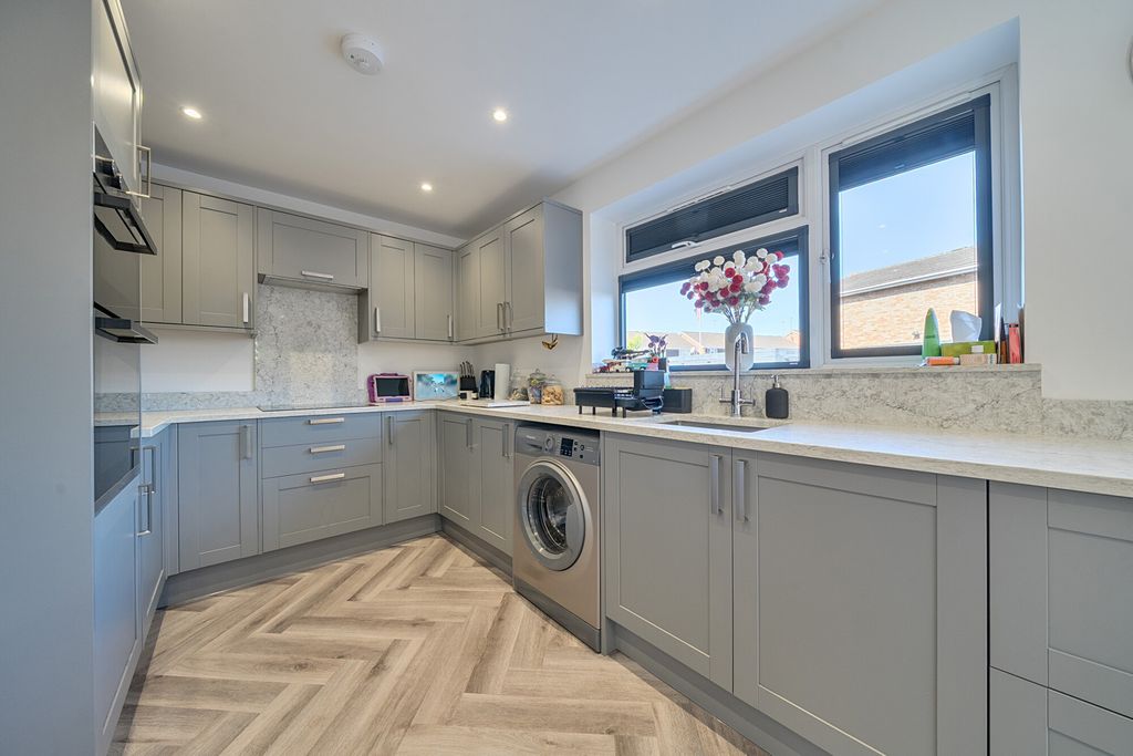 Property photo 2 of 22 1502753-19-6A7d89...