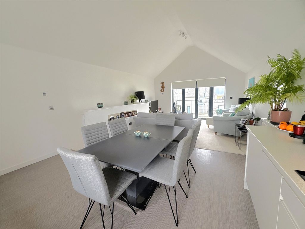 Property photo 3 of 14 Picture No. 11