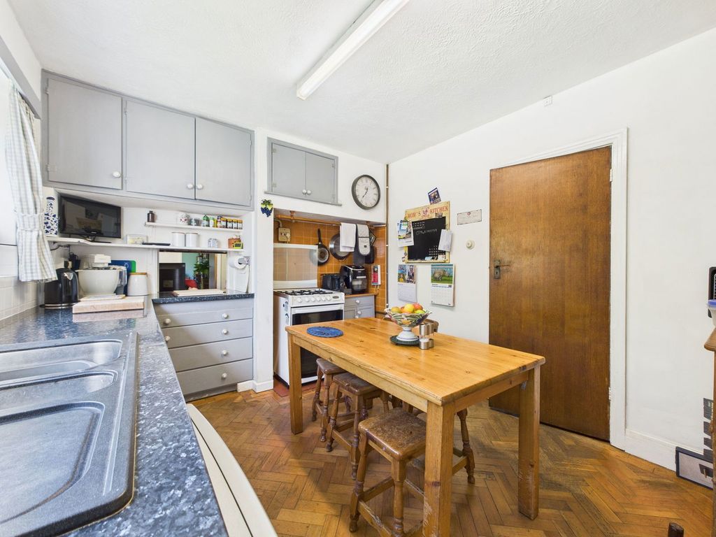 Property photo 3 of 37