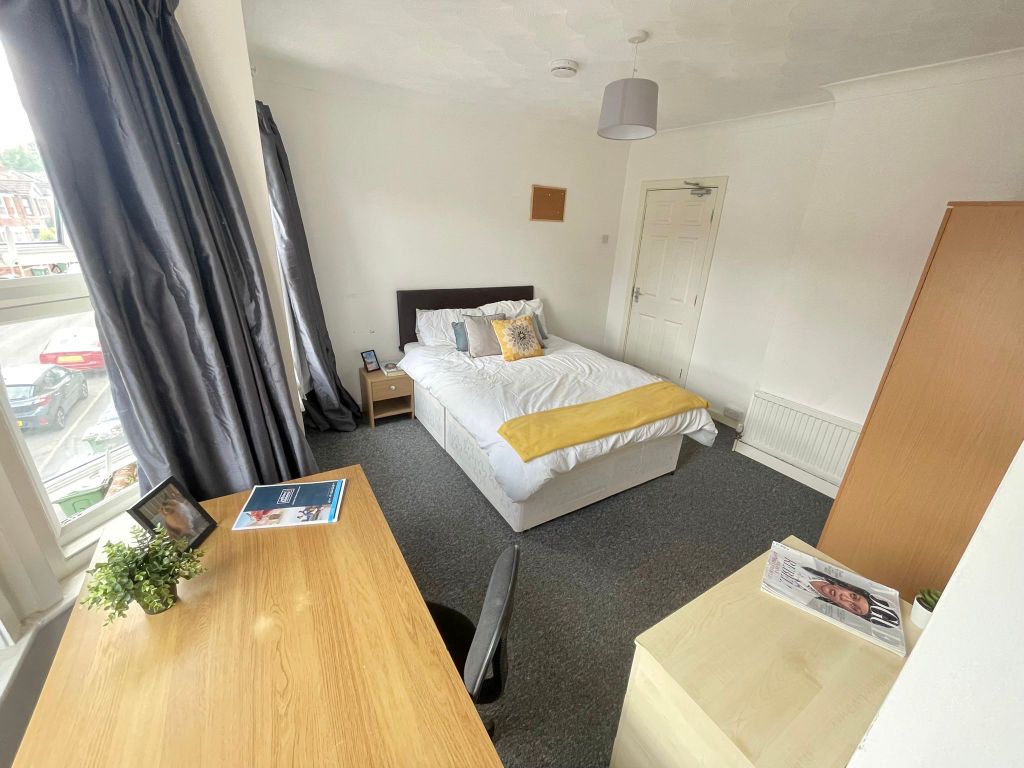 Property photo 3 of 12