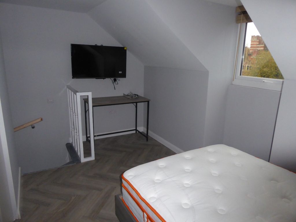 Property photo 1 of 5 4682140