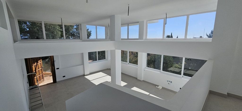 Property photo 1 of 34