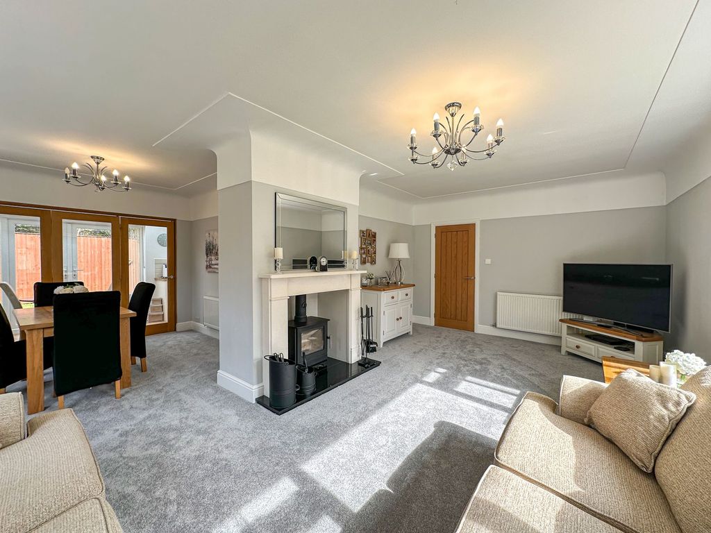 Property photo 2 of 37