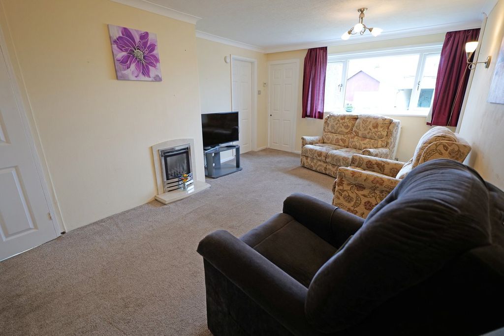 Property photo 3 of 18