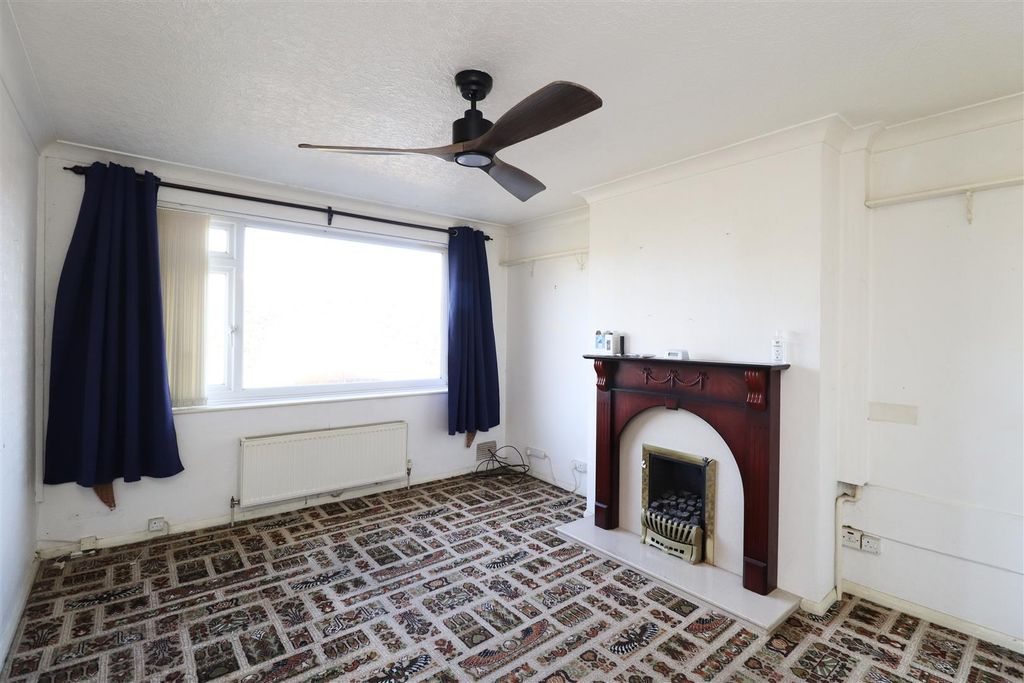 Property photo 3 of 13 Image00030.Jpeg