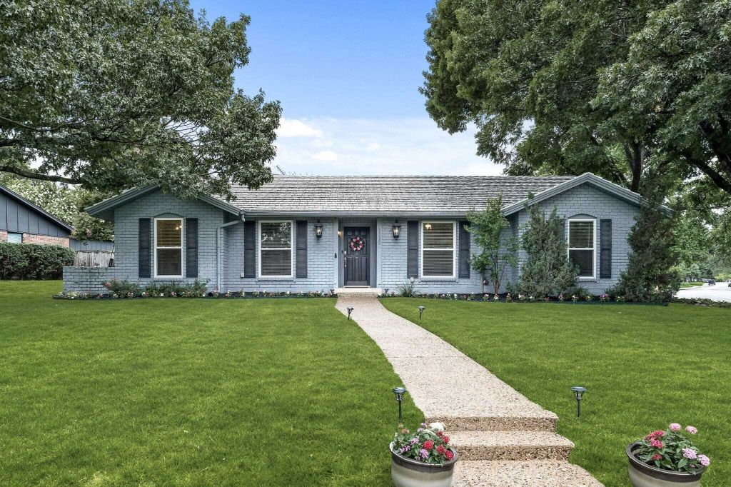 Property photo 1 of 25
