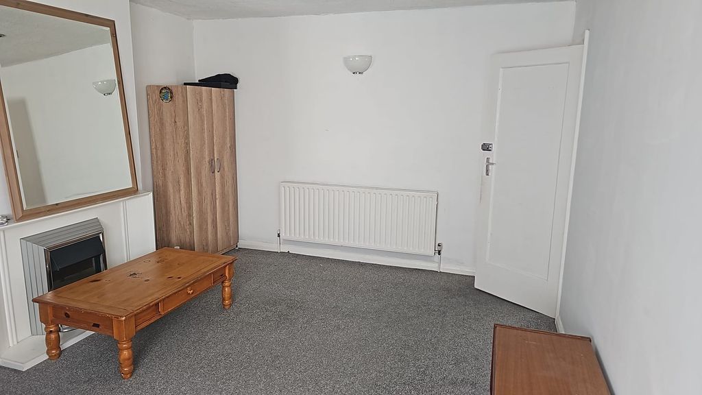 Property photo 3 of 3