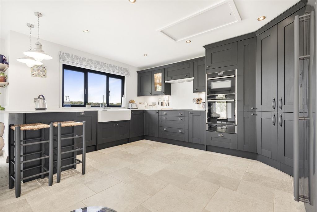 Property photo 2 of 26 Kitchen/Living Area