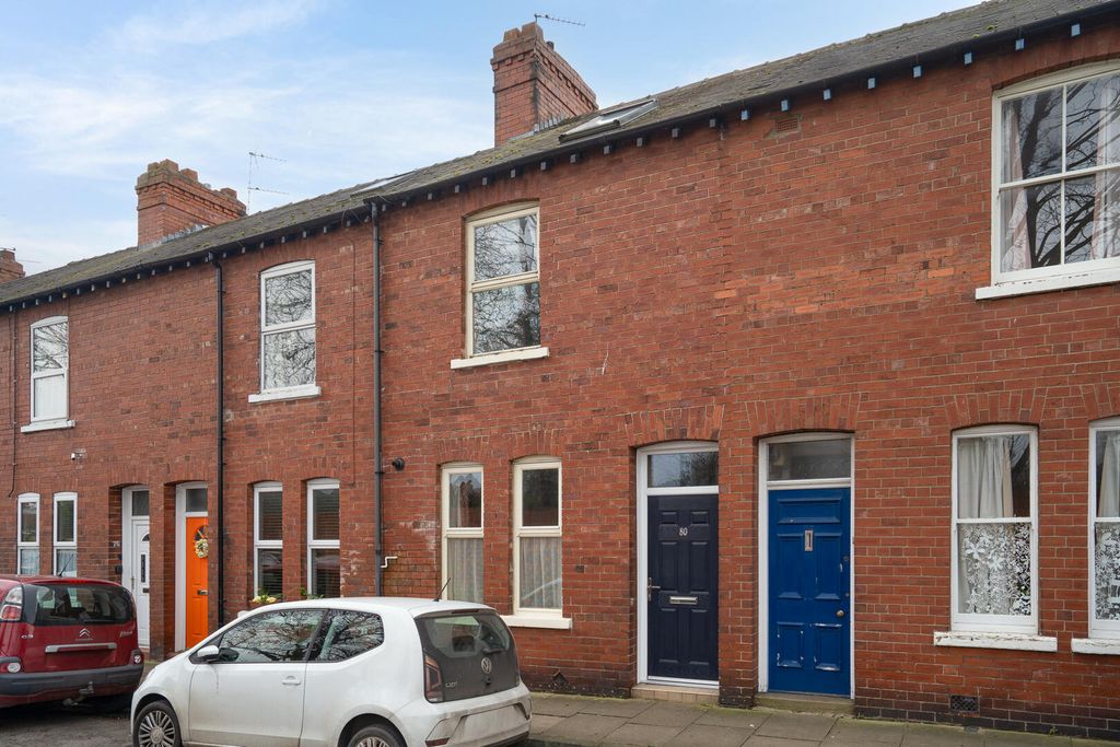 Property photo 1 of 18 Front (Exterior)