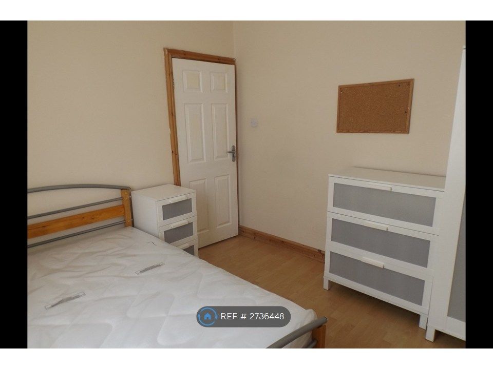 Property photo 1 of 12 Bedroom 1