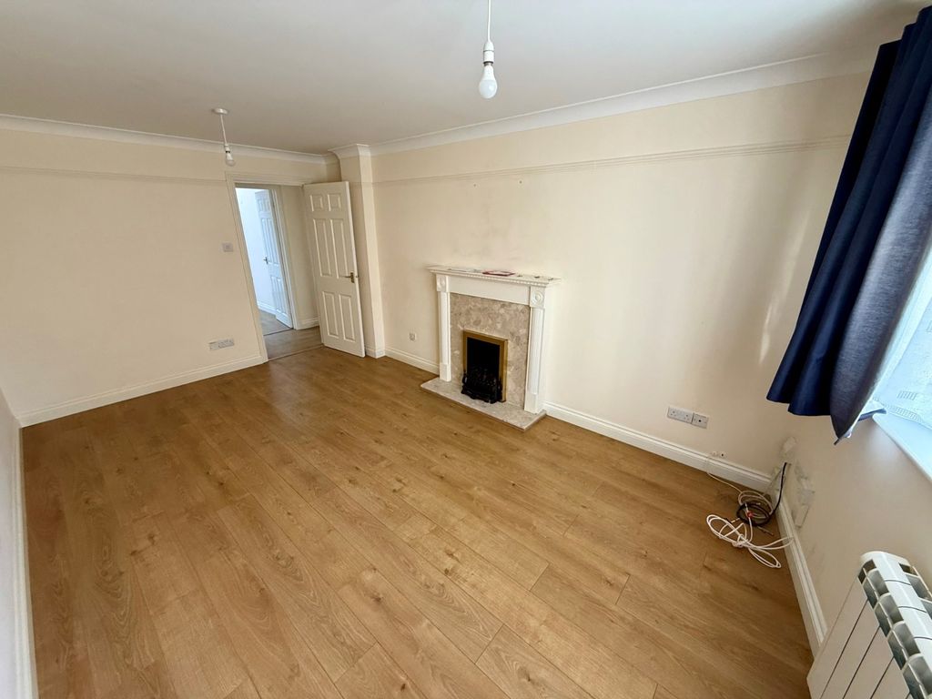 Property photo 3 of 9 Picture No. 12