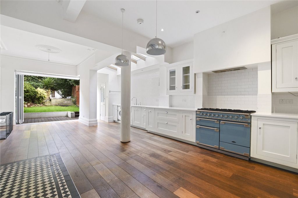 Property photo 1 of 10 Picture No. 04