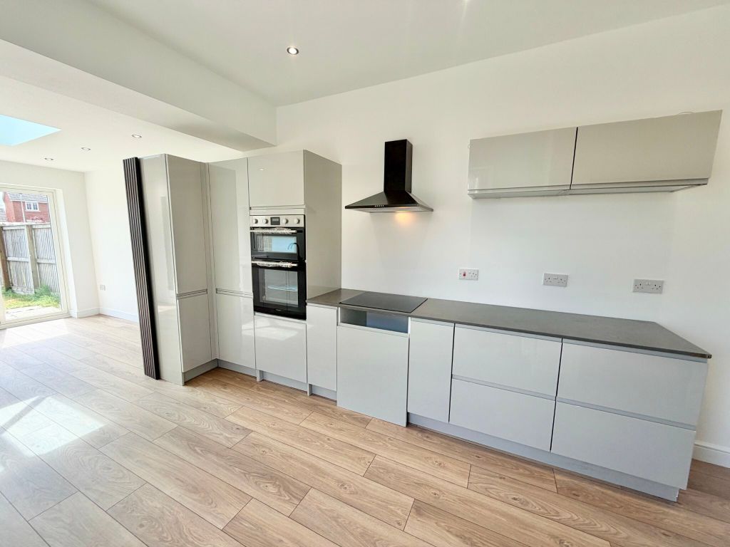 Property photo 2 of 39