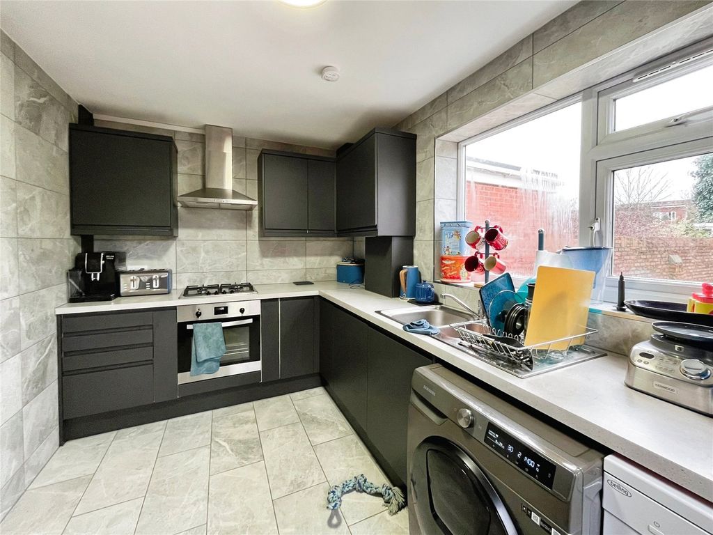 Property photo 2 of 12 Kitchen