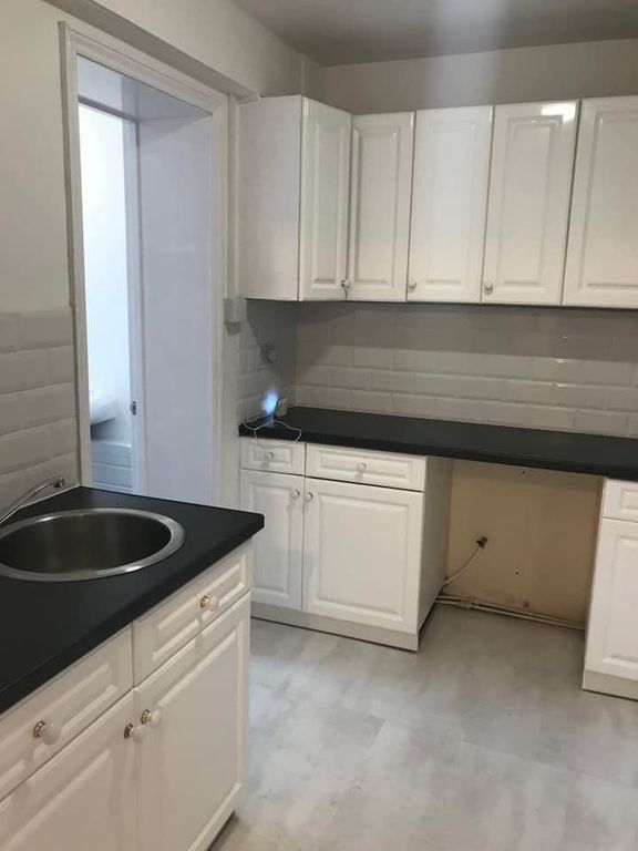 Property photo 1 of 6 Cover