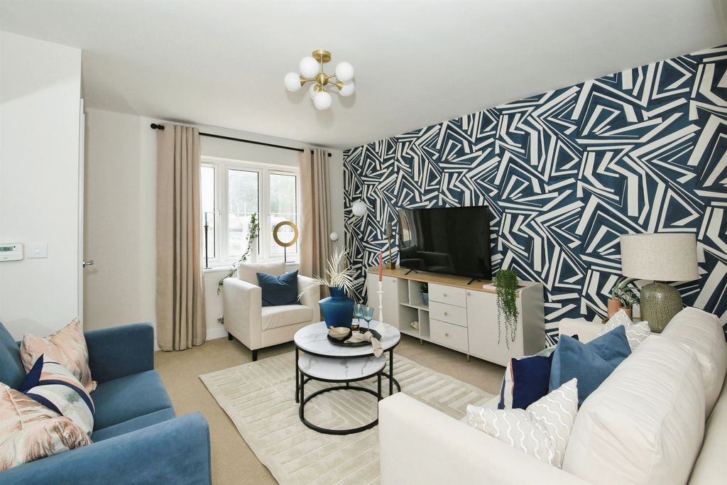 Property photo 3 of 6 Lounge
