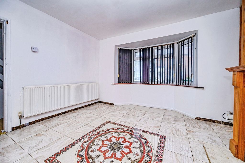 Property photo 2 of 16 Pbox-Img.Jpg