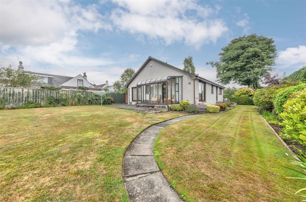 Property photo 2 of 27 5 Gordon Street Bf-22.Jpg