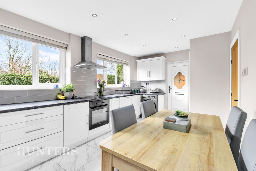 Property photo 3 of 16 Kitchen