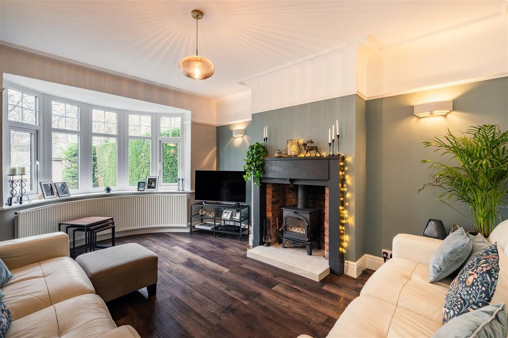 Property photo 3 of 19 Lounge.Jpg