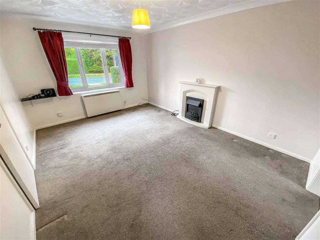 Property photo 2 of 7 Living Room.Jpg