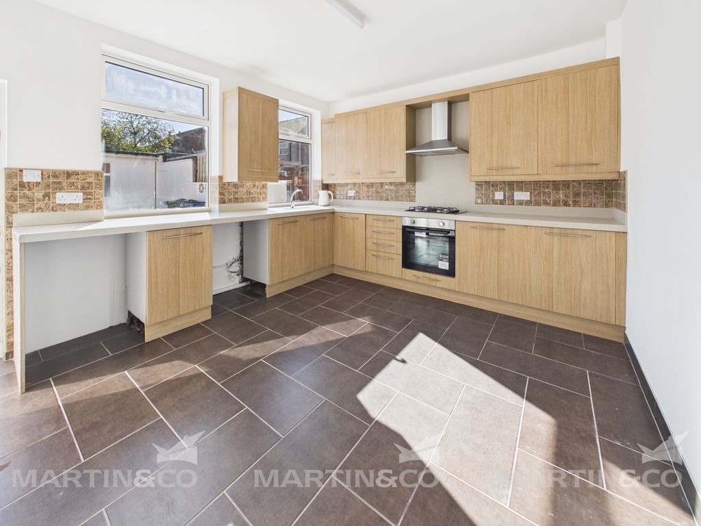 Property photo 3 of 14 Cam02406G0-Pr0601-Still002