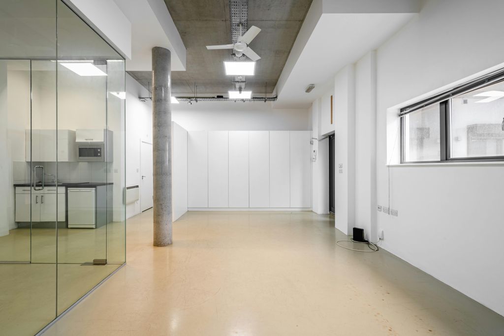 Property photo 3 of 20 North Side Studios 1.06 - Low Res 8.Jpg