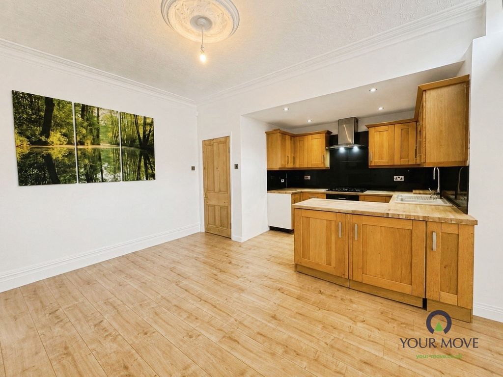 Property photo 3 of 21 Pbox-Img.Png