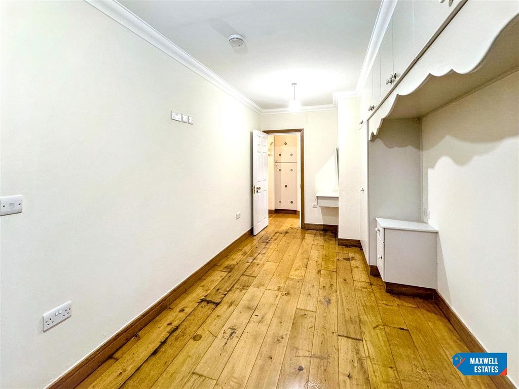 Property photo 2 of 7 Constable Gardens 8.Jpg