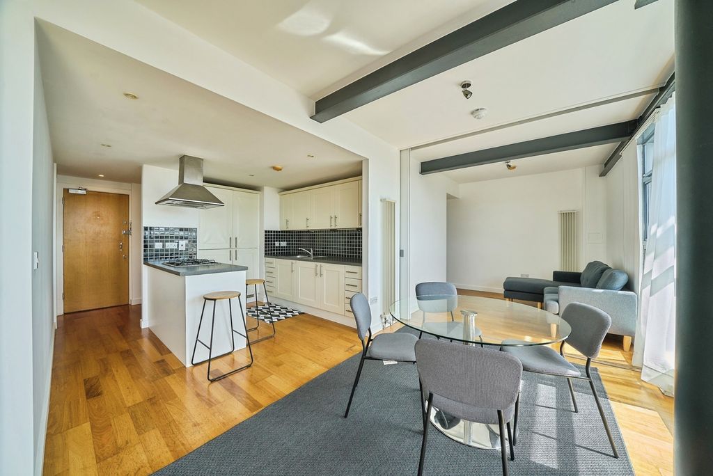 Property photo 1 of 19 Pbox-Img.Jpg