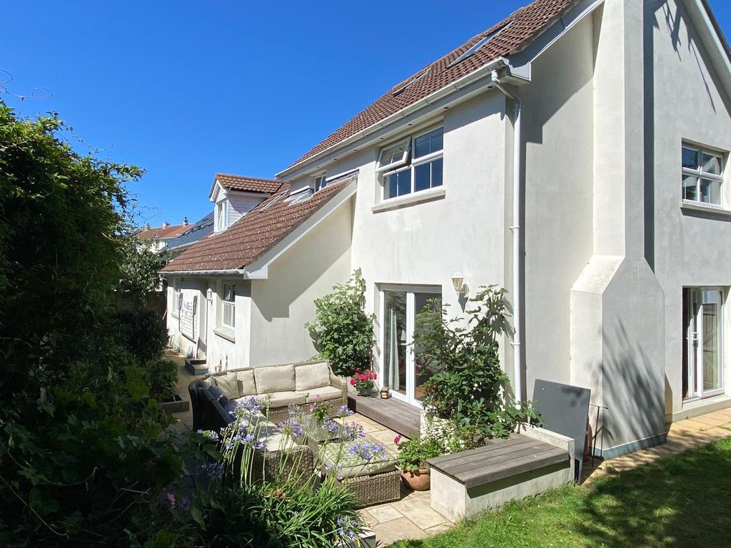 Property photo 1 of 22