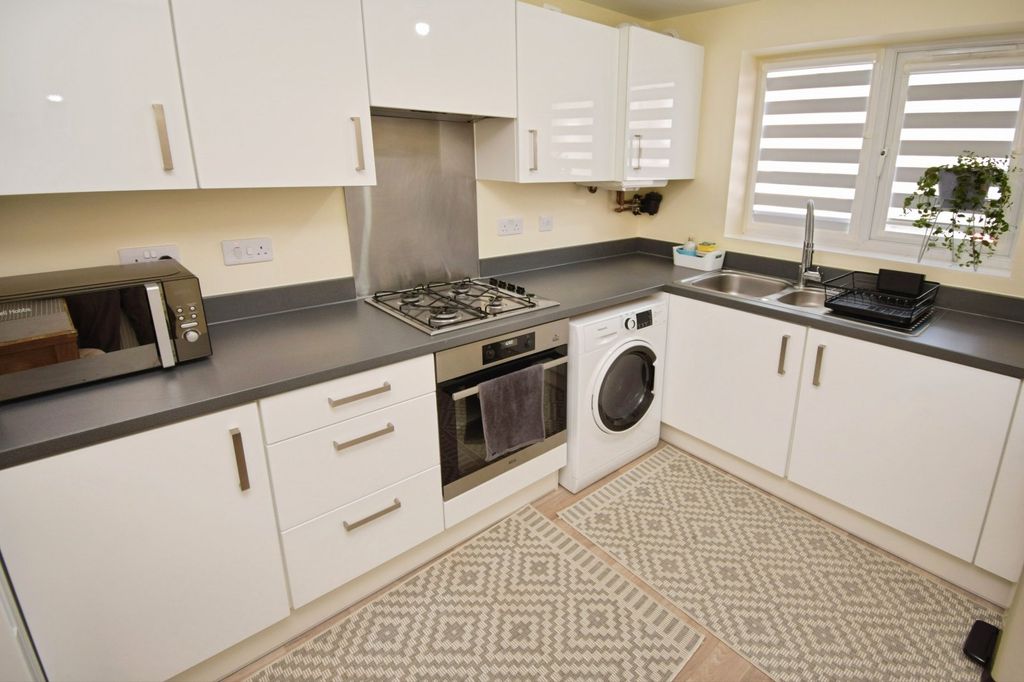 Property photo 2 of 22 Kitchen