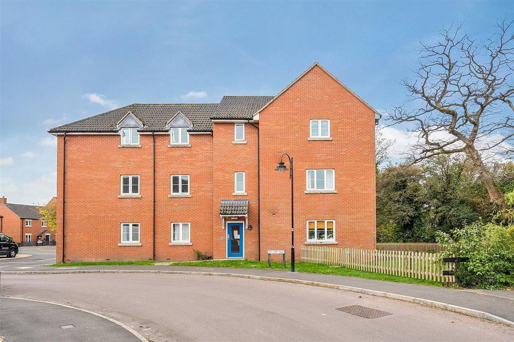 Property photo 1 of 15 1368928-15-68F0Cbaa59700.Jpg