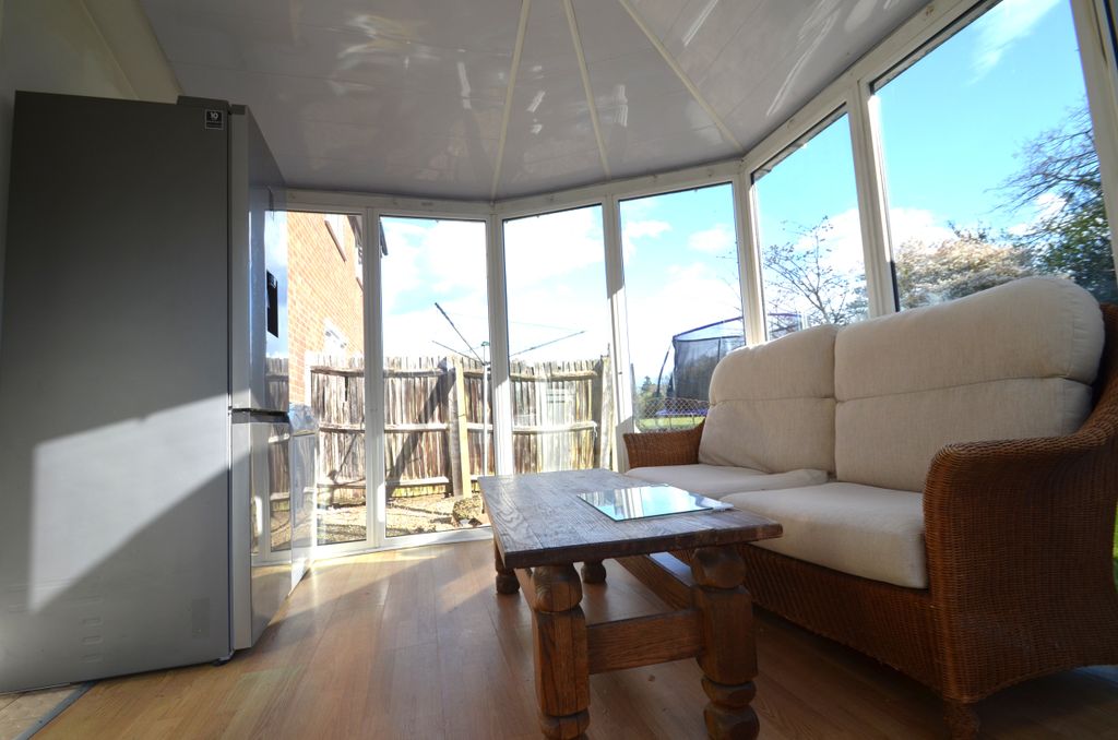 Property photo 2 of 10 Conservatory