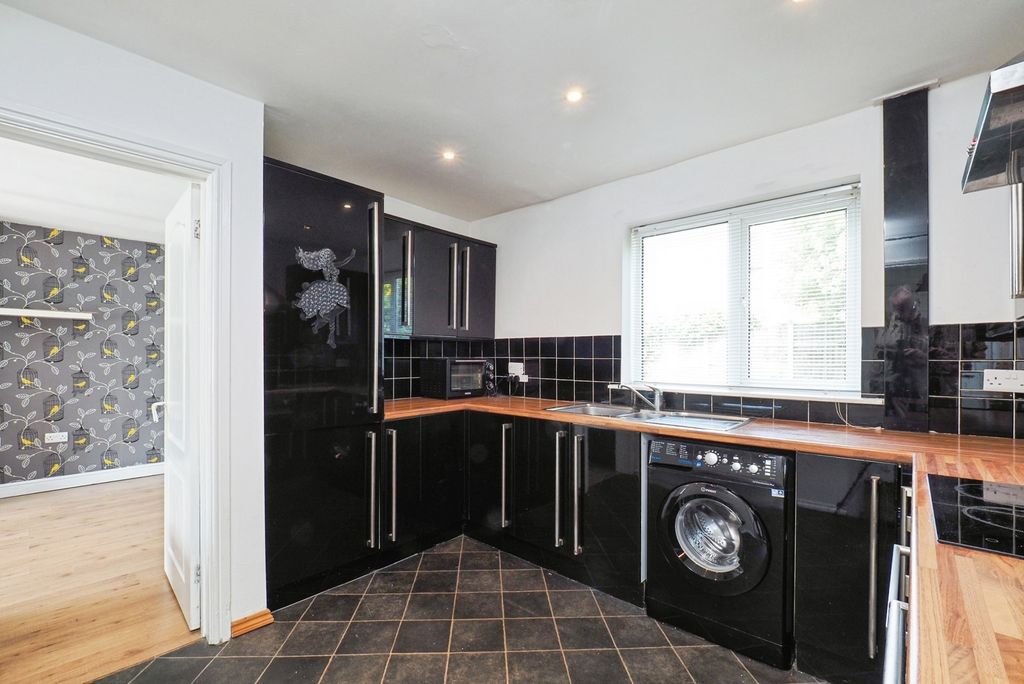 Property photo 2 of 17 Photo
