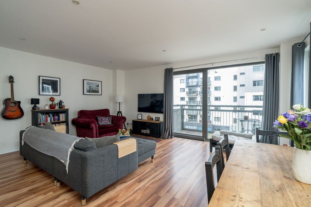 Property photo 2 of 27 Picture 2