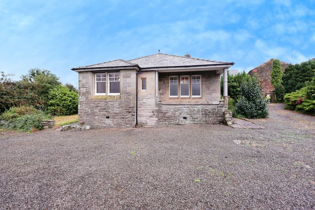 Property photo 1 of 10 Outside