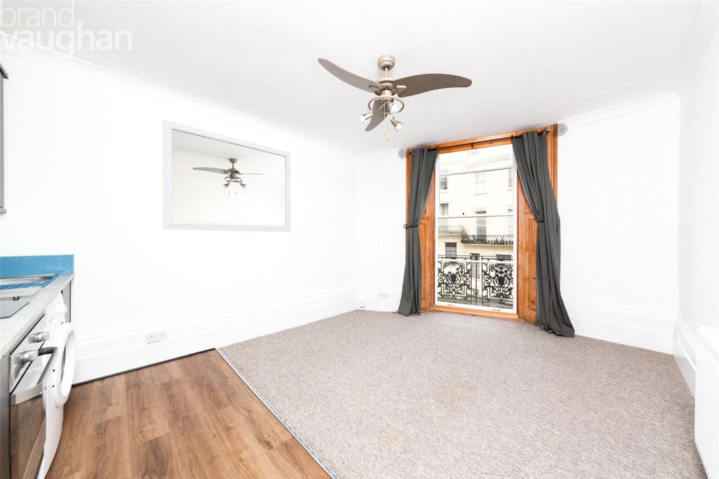 Property photo 3 of 7 Living Area