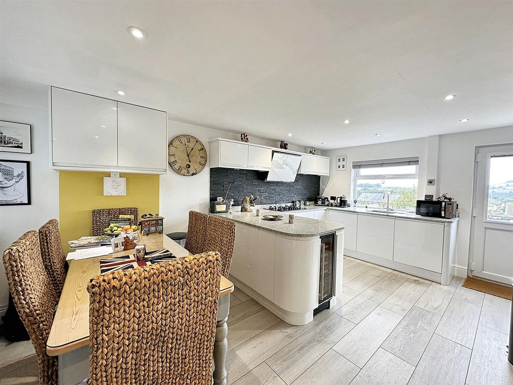 Property photo 3 of 17 Img_2762.Jpg