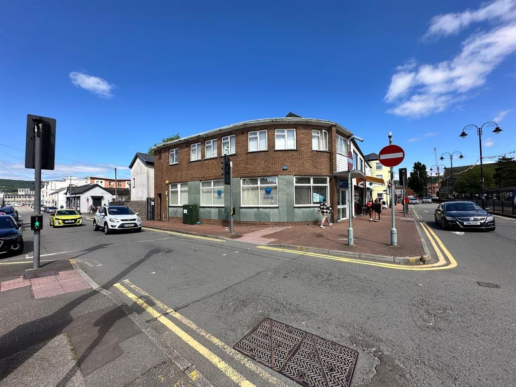 Property photo 1 of 19 Main Elevation