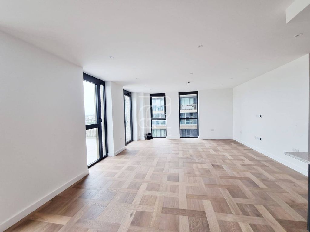 Property photo 1 of 14 2 Merino Gardens, London Dock, E1W 2Dr