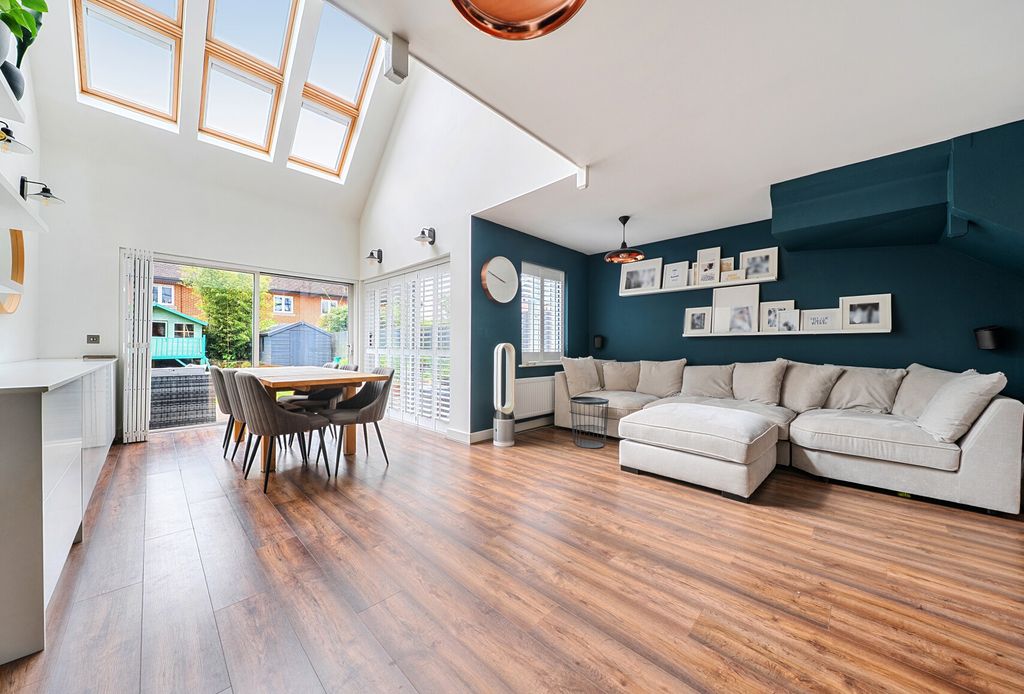 Property photo 1 of 22 1477705-11-6A2Fc7...