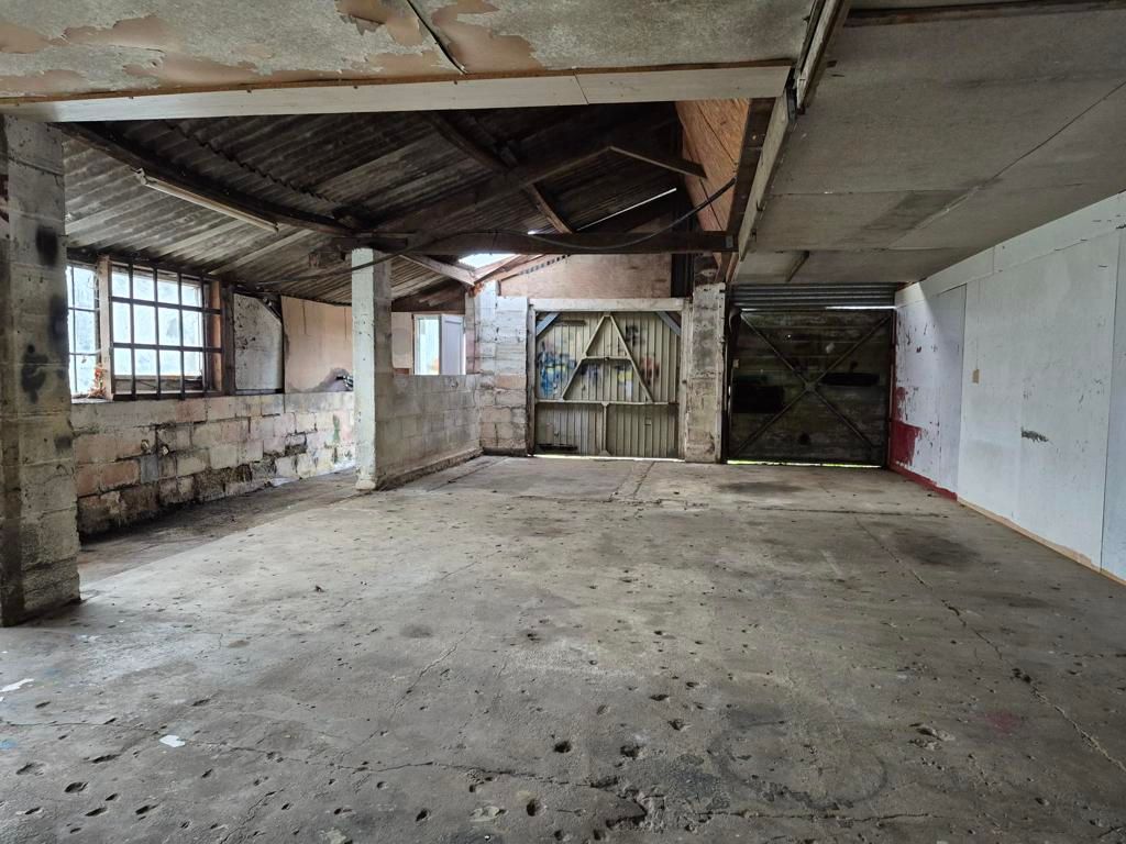 Property photo 3 of 14 Photo 23